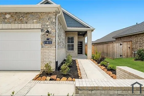 4 bed, $2,550 — Photo 3