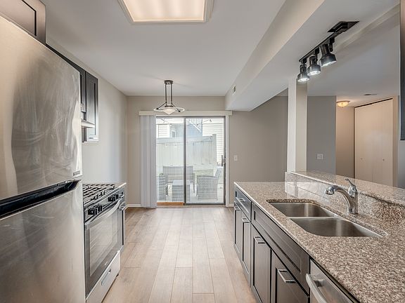 3rd image of 108 Windward Dr