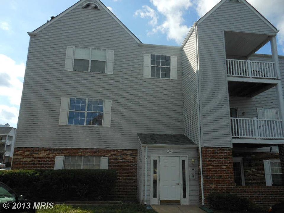 1st image of 300 Grosvenor Ln APT 202