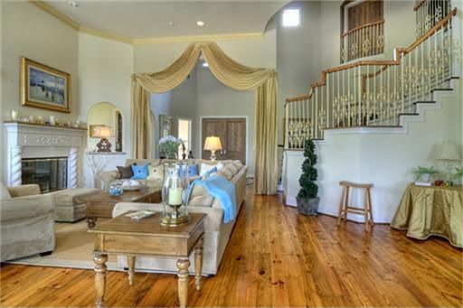 3rd image of 11627 Versailles Lakes Ln