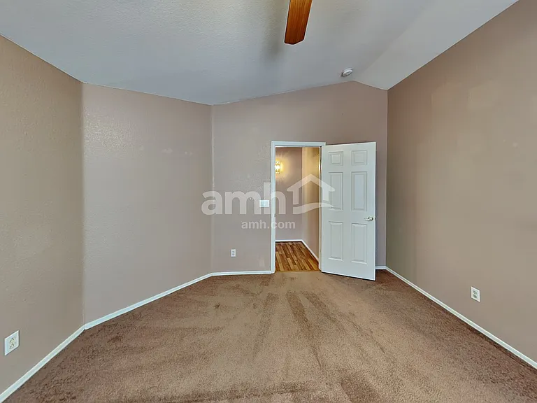 11440 W Sheridan St — Photo 8