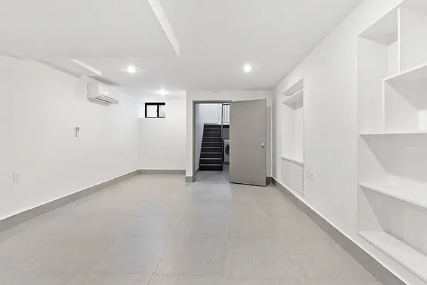 Rented by Compass | media 9