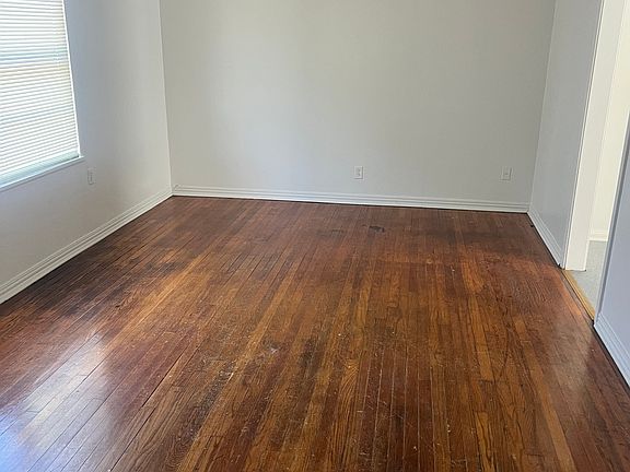 4th image of 704 Cherry St