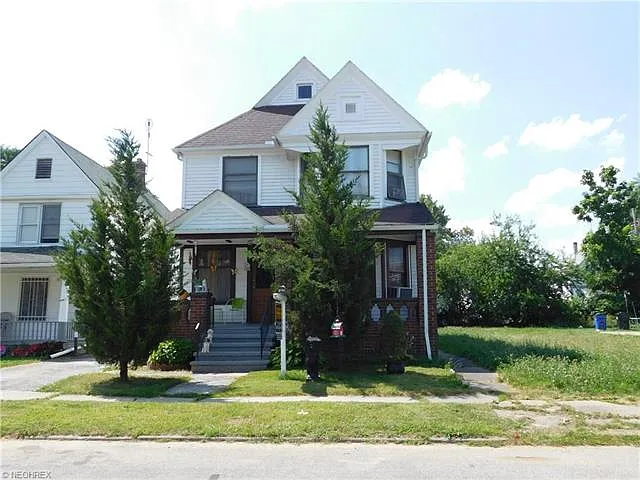 8609 Tompkins Ave photo 1