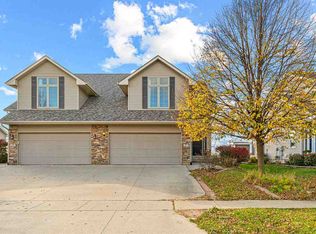 477 N Colton Dr, North Liberty, IA 52317