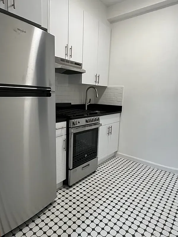 Building Photo - 30-26 43rd St #1