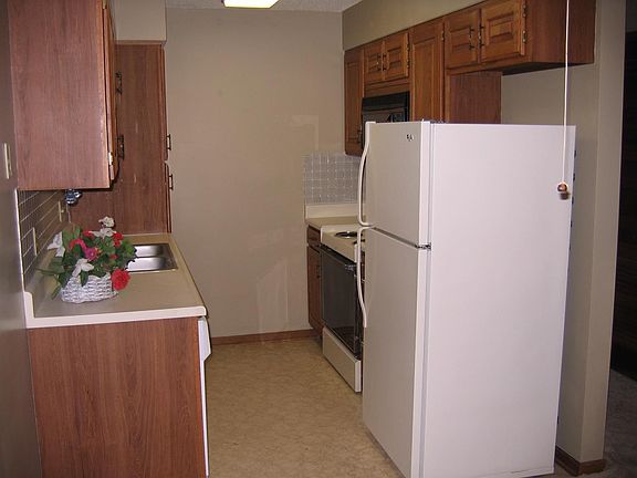 4th image of 3001 S 51st Street Ct Unit 436