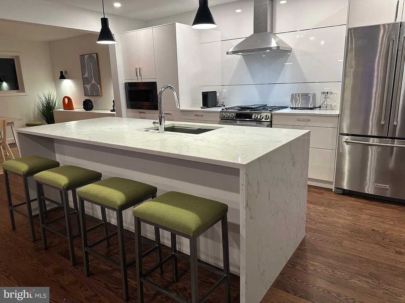 5 bed, 3.5 bath, 3100 sqft, $10,900 — Photo 4