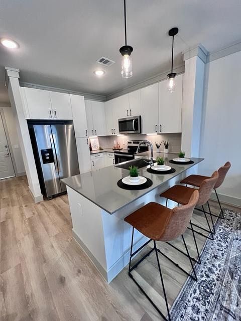 1st image of 800 W Pasadena Blvd #7316