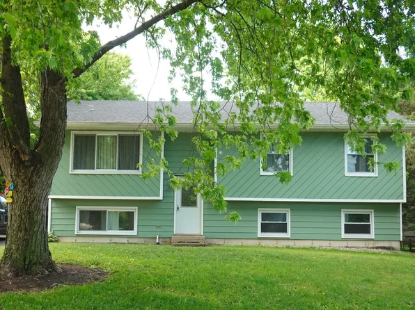 505 Woodmoor Dr, Round Lake Beach, IL 60073