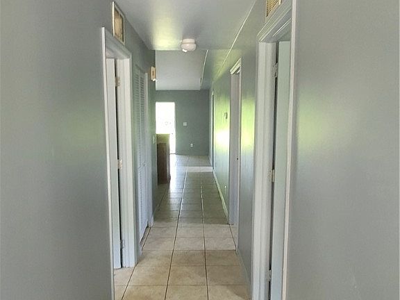 3rd image of 2137/2139 Fairway Dr