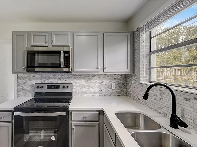 2600 S Crystal Lake Dr — Photo 14