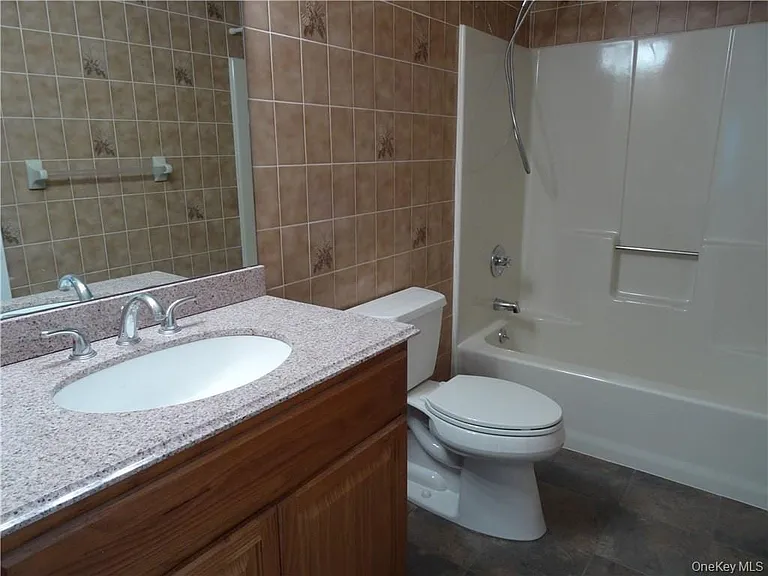 30 Mortimer Ter — Photo 14