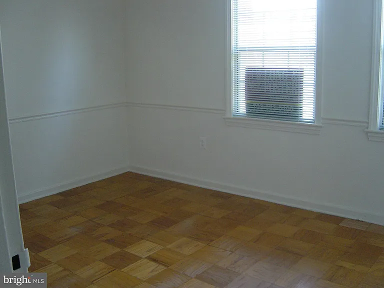 6604 10th St #B1 — Photo 7