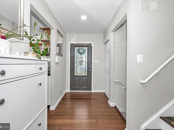 3rd image of 8509 Adventure Ct