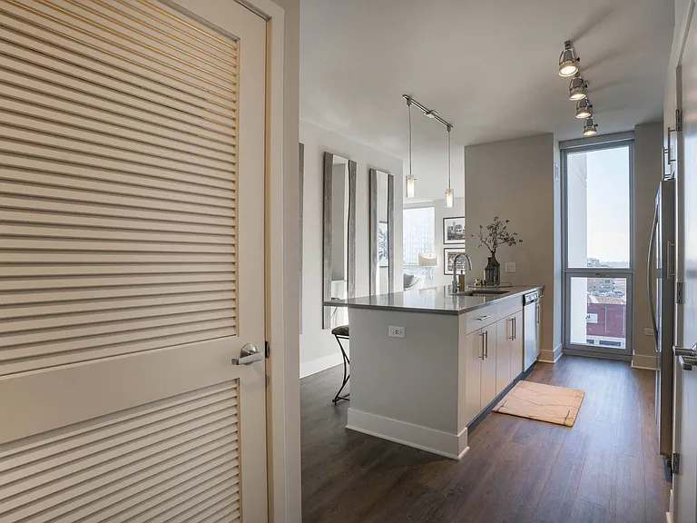 The Elle Apartments — Photo 10
