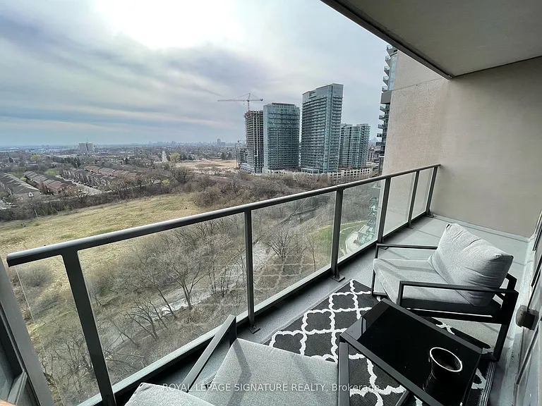 36 Park Lawn Rd #1504 — Photo 2