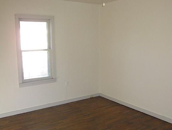 5th image of 106 Indian Ave