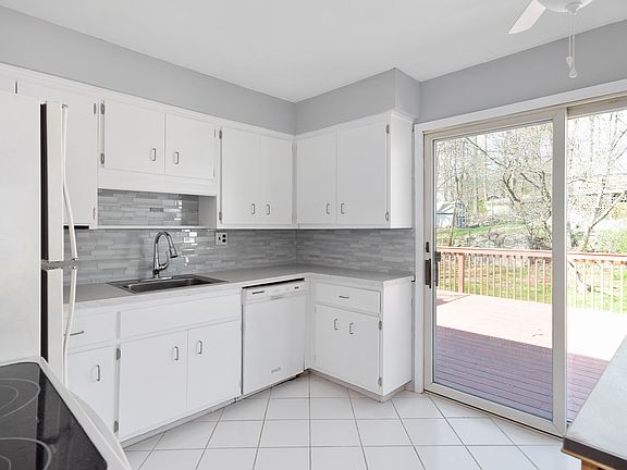 5th image of 306 Elmira Trl