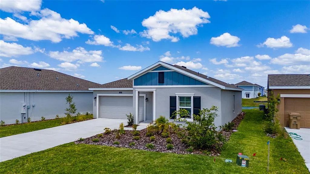 3 bed, 2.0 bath, 1560 sqft, $2,300 — Photo 4