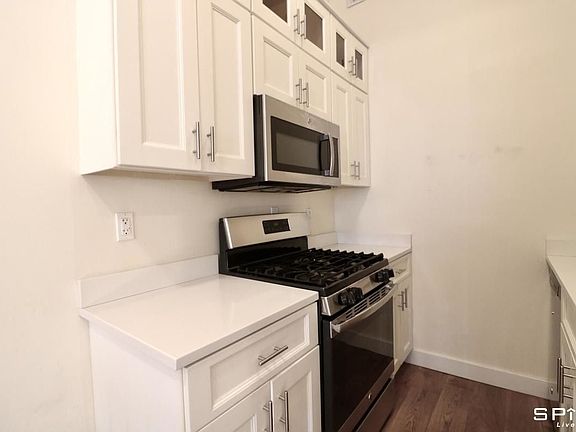 4th image of 104 W 75th St APT 1B
