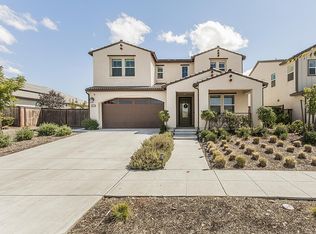 4475 Crown Bluffs Dr, Madera, CA 93636