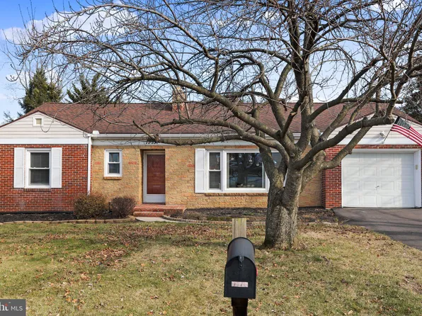 13937 Distant View Dr, Maugansville, MD 21767