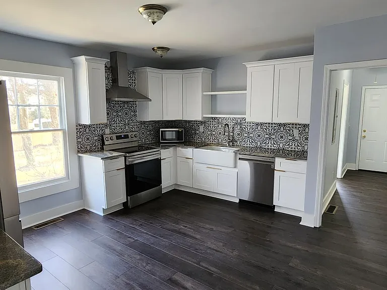 244 Hendrix Ave SW — Photo 3