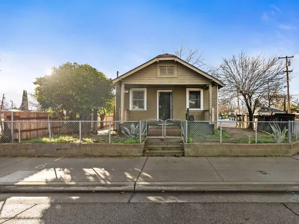 208 Bullard Ave, Clovis, CA 93612