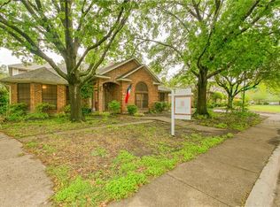 616 Arbor Creek Dr, Desoto, TX 75115