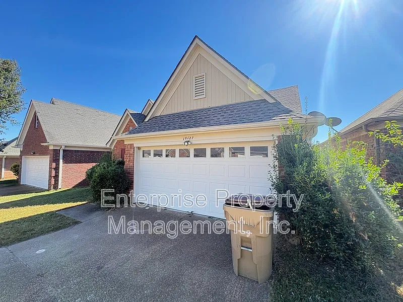 3 bed, 2.0 bath, 1381 sqft, $1,595 — Photo 4