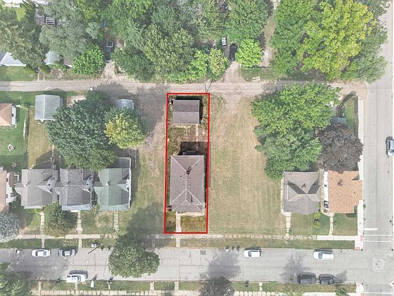 3rd image of 225 E Donald St