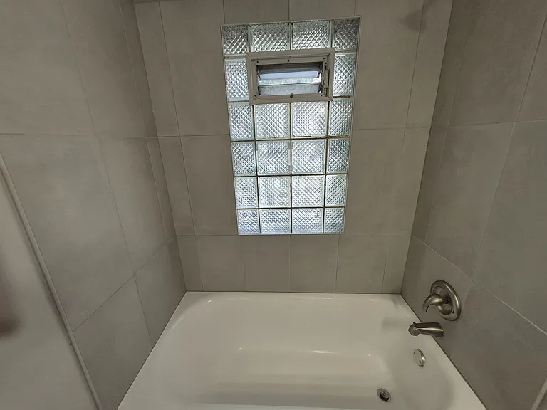 1310 S 76th St — Photo 14