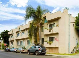 102 N Sweetzer Ave, Los Angeles, CA 90048