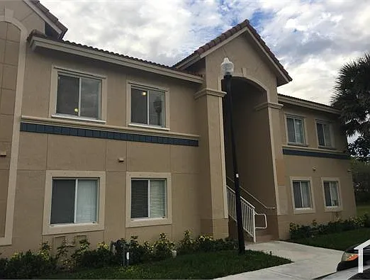 1103 Golden Lakes Blvd #1012