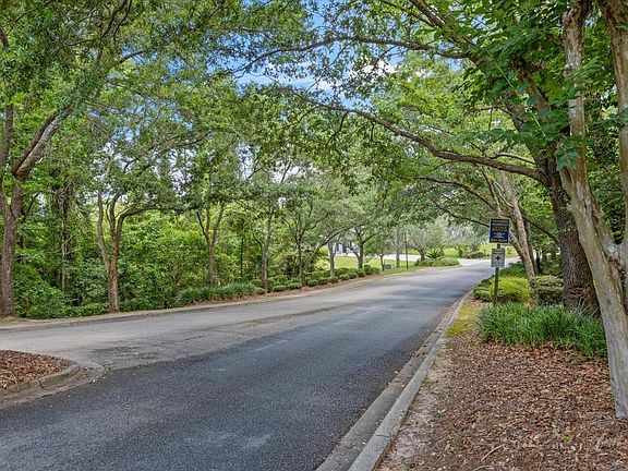 3rd image of 2932 Royal Palm Way