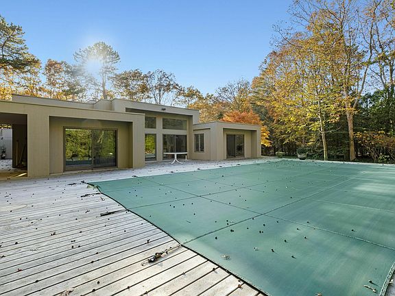 5th image of 4 Glen Oak Ct