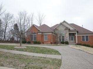 301 Gablewood Cir, Louisville, KY 40245
