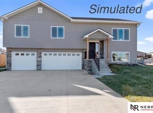 5825 SW Sierra Madre Dr, Lincoln, NE 68523