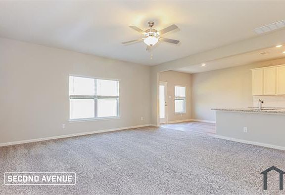 5th image of 608 Harbor Oaks Dr