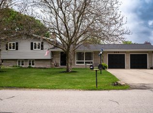 205 Birch Dr, Shorewood, IL 60404