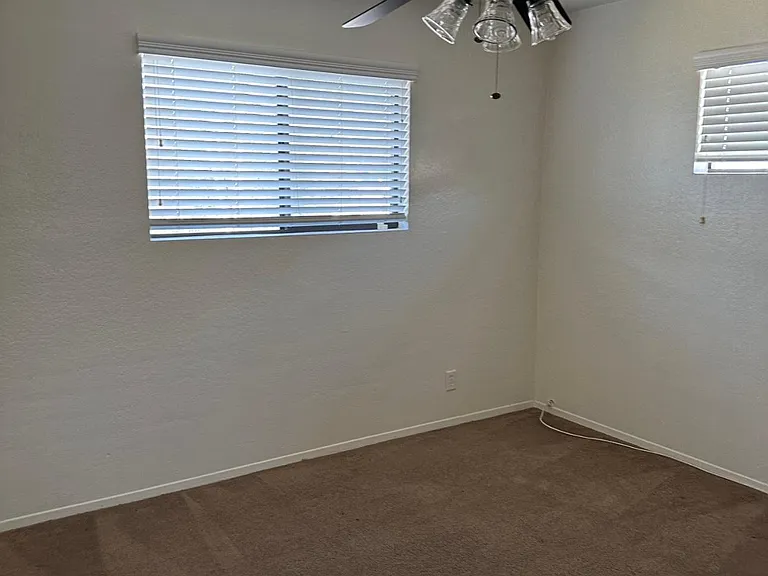 6013 W Laurie Ln — Photo 14