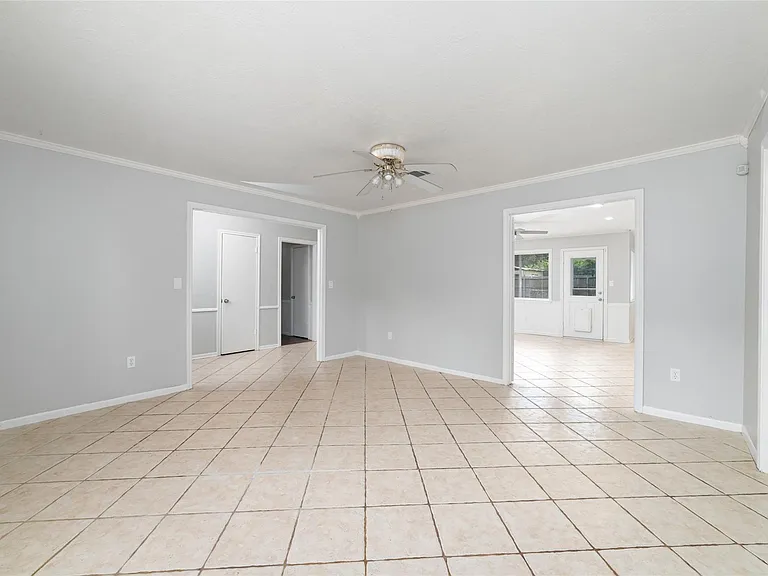 25602 Oakhurst Dr — Photo 13