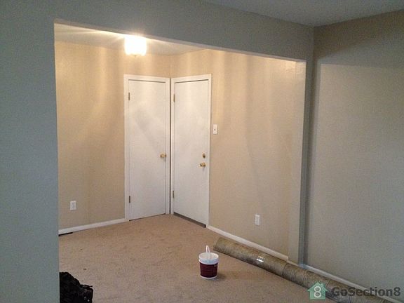 4th image of 301 Mueller Ave