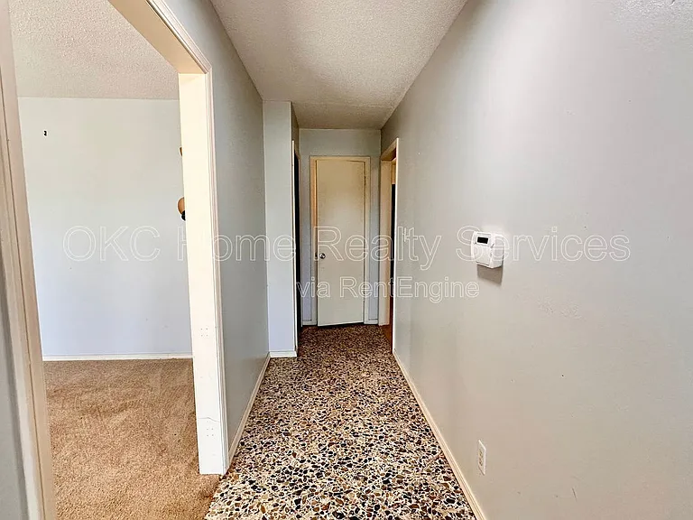 12109 Camelot Dr — Photo 3