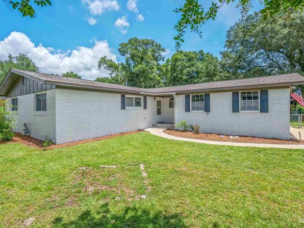 12 Western Dr, Pensacola, FL 32506