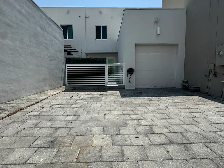 6472 NW 103rd Pl — Photo 7