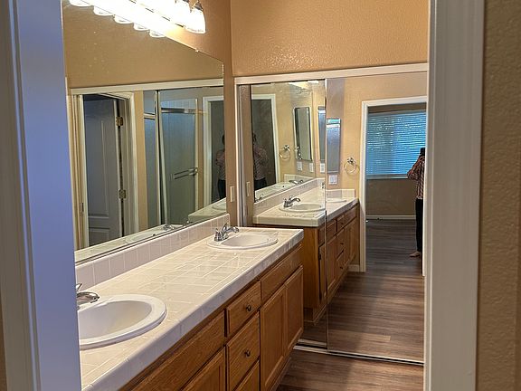 2nd image of 3220 Balada Way