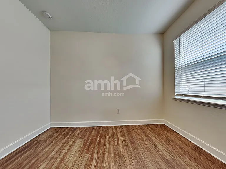 918 Walden Pond Dr — Photo 18