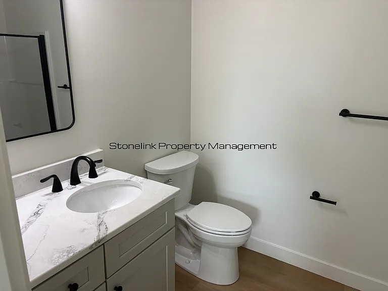 265 Manton Ave — Photo 7